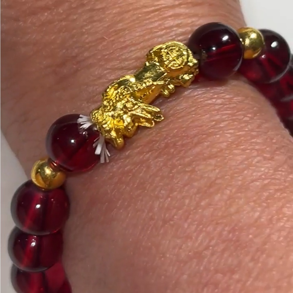 Feng Shui Bracelet Beads Dragon Protection to Attract Wealth and good luck, NWT.